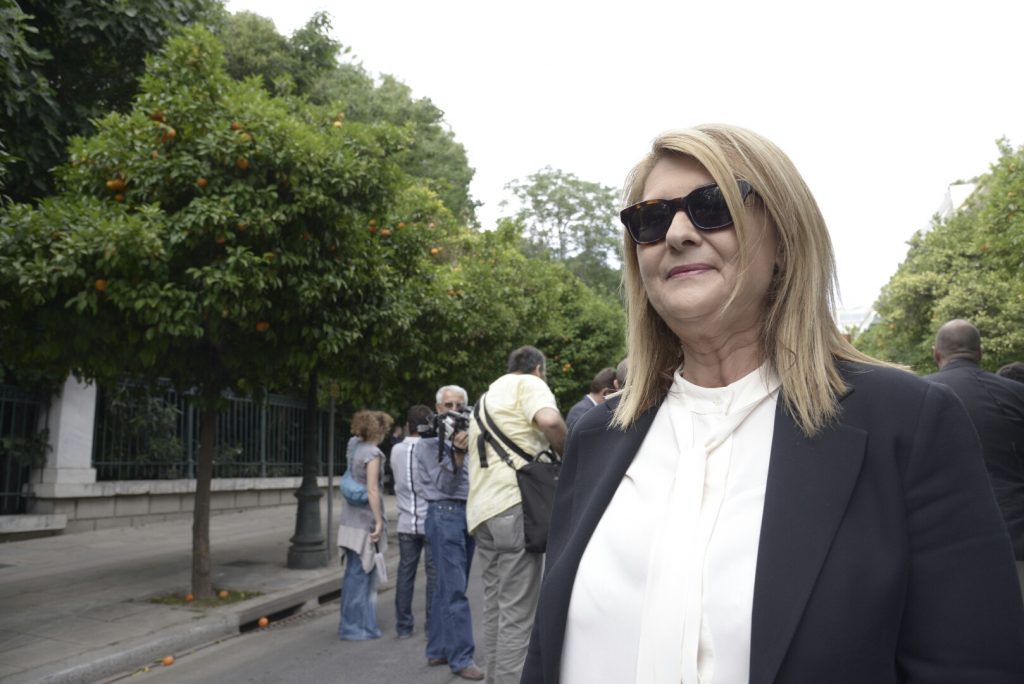 Διαψεύδει η Βούλτεψη το δημοσίευμα για διορισμούς συγγενών της  - Media