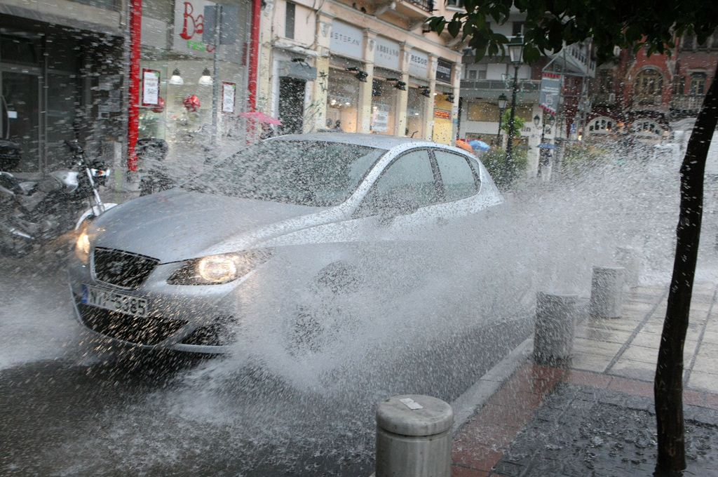 Βροχερός ο καιρός με πτώση της θερμοκρασίας έως και 10 βαθμούς - Media