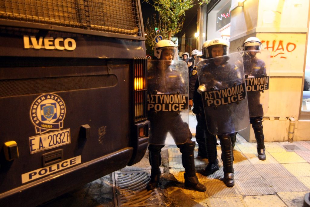 Σοβαρά επεισόδια στο Πολυτεχνείο στο φοιτητικό συλλαλητήριο (Photos/Video)  - Media