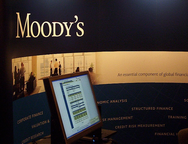 Υψηλό κίνδυνο χρεοκοπίας «βλέπει» η Moody\