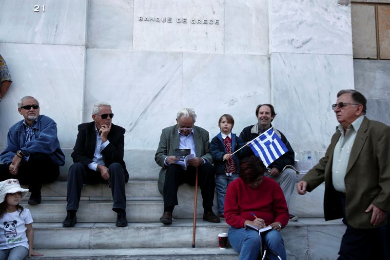 Έλληνες: Οι πιο δυστυχισμένοι Ευρωπαίοι - Media