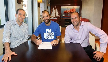 Μέχρι το 2016 παίχτης του Ολυμπιακού ο Σπανούλης - Media