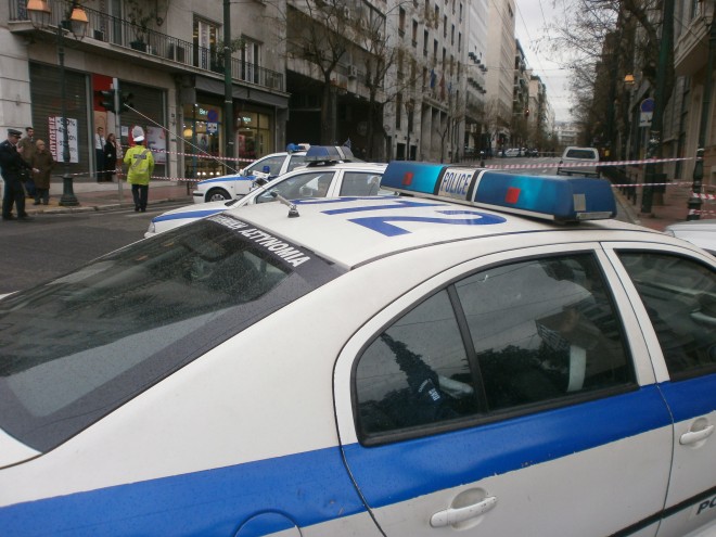 Φορτηγό γεμάτο Kalashnikov βρέθηκε στον Πειραιά - Media