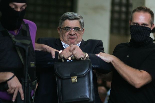 Ναζιστικός χαιρετισμός Μιχαλολιάκου (Video) - Media