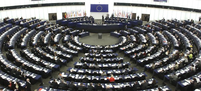 Την Κυριακή 42 κόμματα διεκδικούν 21 έδρες - Media