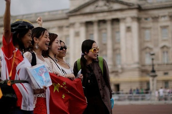 Κινέζοι «ξεναγοί» με μεθόδους... νύχτας - Media