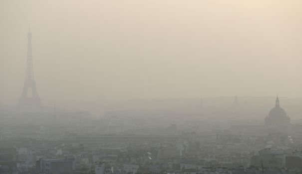 «Θάλαμος αερίων» το Παρίσι - Media