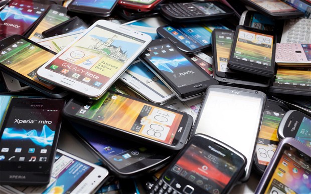 Τα κινητά τηλέφωνα θα ξεπεράσουν τον παγκόσμιο πληθυσμό το 2015 - Media