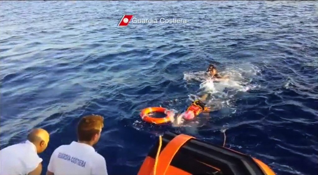 34 νεκροί από το νέο ναυάγιο στην Λαμπεντούζα  - Media