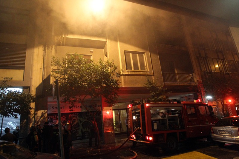 Δύο σοβαρά τραυματίες από φωτιά που προκάλεσε σόμπα στο σπίτι τους - Media