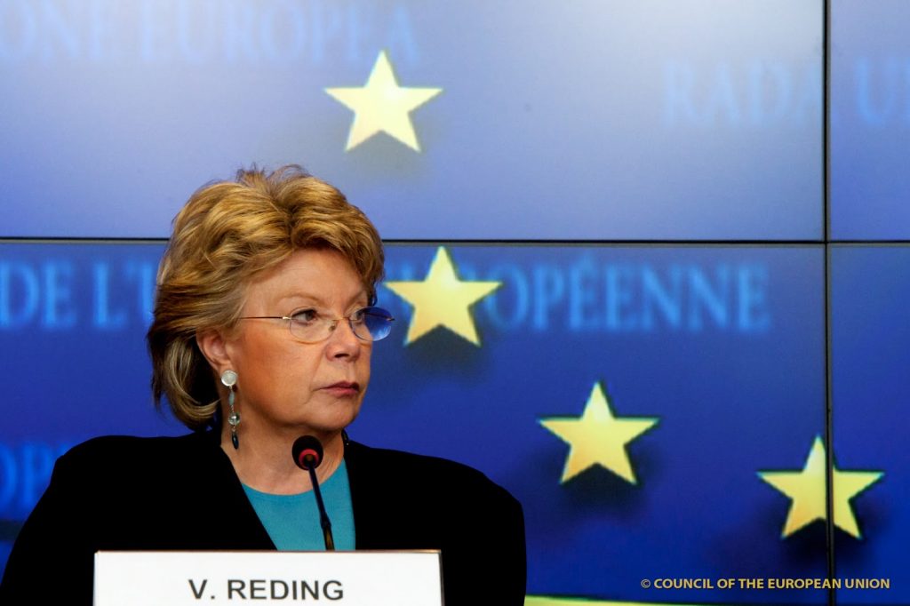 Β. Ρέντινγκ: Ο χρόνος της τρόικας τελείωσε - Media