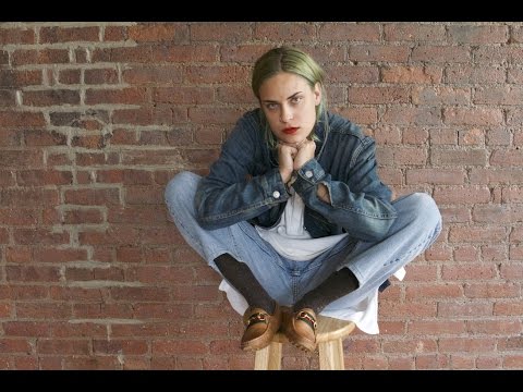 Η κόρη του Μπρους Γουίλις και της Ντέμι Μουρ γδύθηκε για καλό σκοπό (Video) - Media