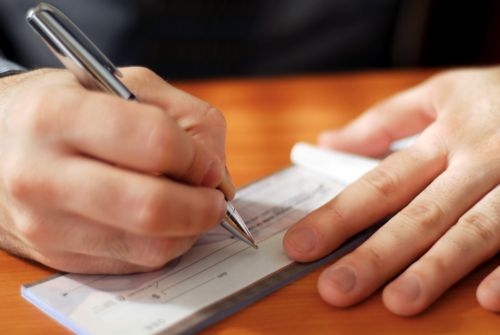 Στα 1,02 δισ. ευρώ οι ακάλυπτες επιταγές - Media