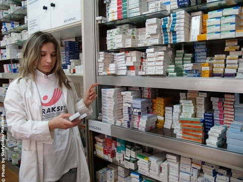 Συνεχίζουν τις κινητοποιήσεις οι φαρμακοποιοί - Media