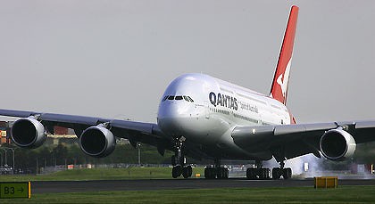 Δύο αεροσκάφη της Qantas… τράκαραν στο Λος Άντζελες! - Media