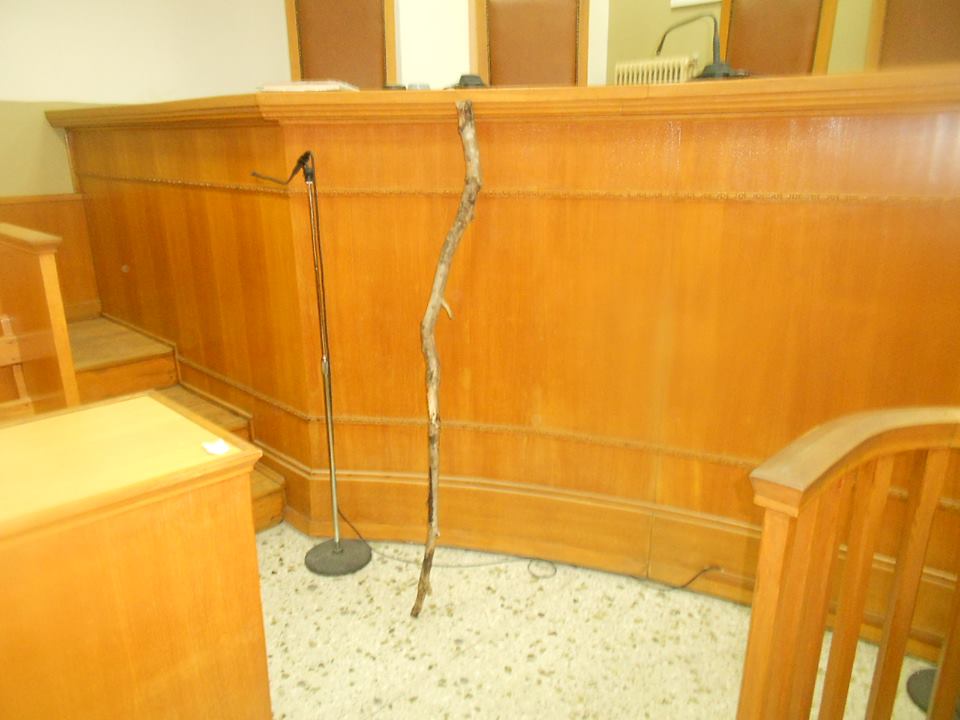 Ξανά στο εδώλιο παπάς που κατηγορείται ότι σκότωσε τον αδελφό του - Media