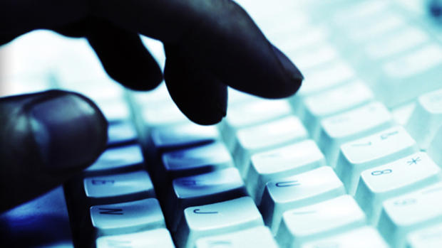 Ποινική δίωξη στον Έλληνα πρωταθλητή που έκλεβε ερωτικές φωτογραφίες μέσω facebook - Media