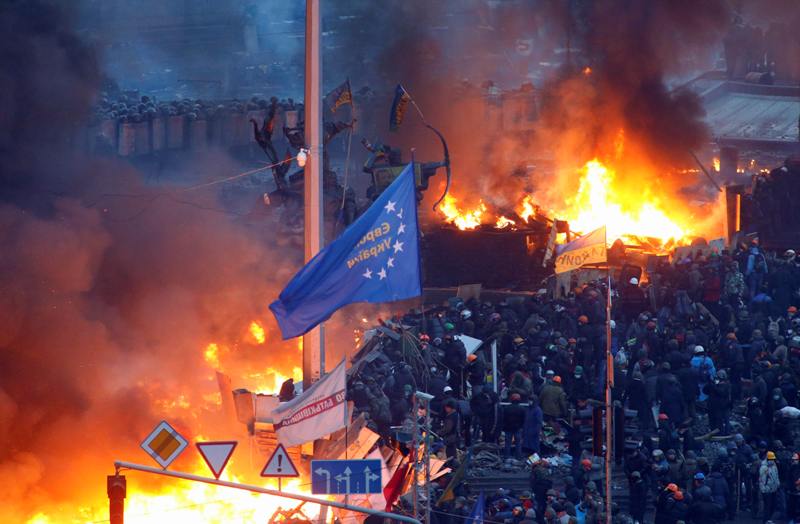 Στα πρόθυρα του εμφυλίου η Ουκρανία – Διεθνής κατακραυγή για τη βία (photo,video) - Media