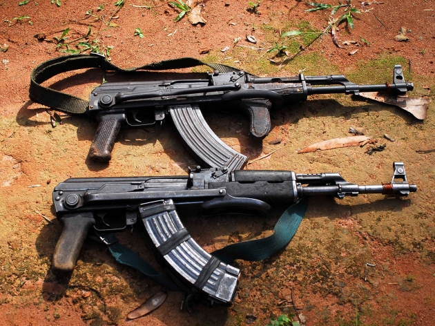 Kalashnikov, χειροβομβίδες και σφαίρες βρέθηκαν θαμμένα στην Ιπποκράτειο Πολιτεία - Media