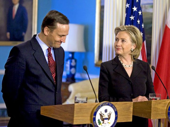 Ο Πολωνός ΥΠΕΞ παρομοιάζει τη συμμαχία με τις ΗΠΑ με στοματικό σεξ - Media