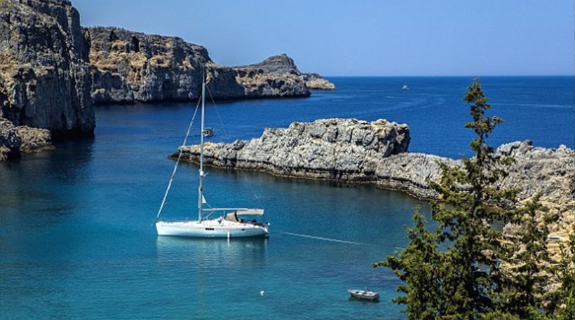 Βρετανοί τουρίστες σε ρόλο «Οδυσσέα» εξερευνούν τις Κυκλάδες - Media