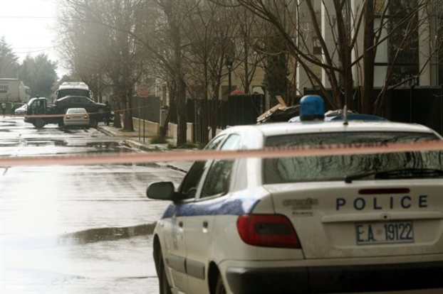 Εξουδετερώθηκε η χειροβομβίδα στην Πειραιώς - Media