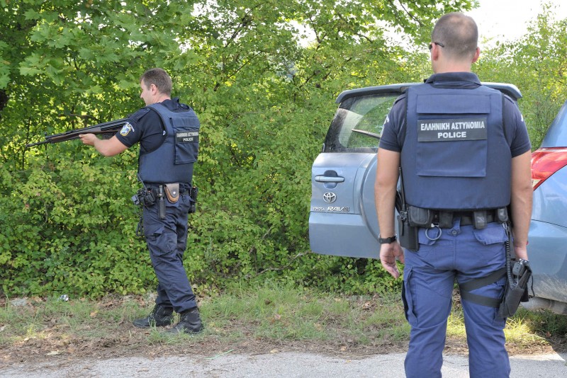 Ανθρωποκυνηγητό για Αλβανούς με καλάσνικοφ - Media