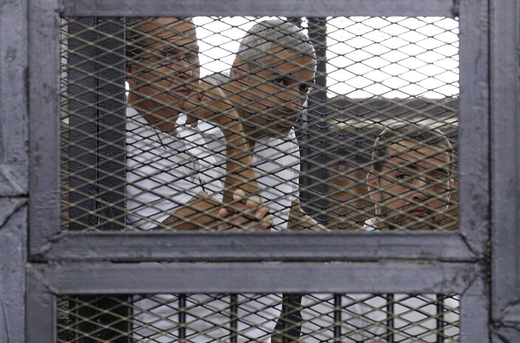 Στη φυλακή τρεις δημοσιογράφοι του AlJazeera - Media