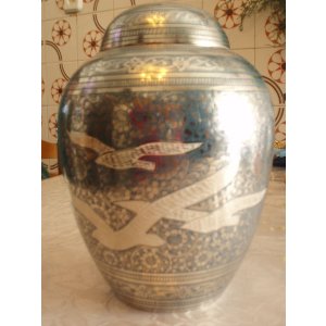 Αποτεφρωτήριο νεκρών στον Βόλο - Media