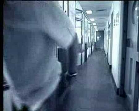 Γνωρίστε τον Ρεντ, το σκυλί που διοργανώνει… πάρτι! (Video) - Media