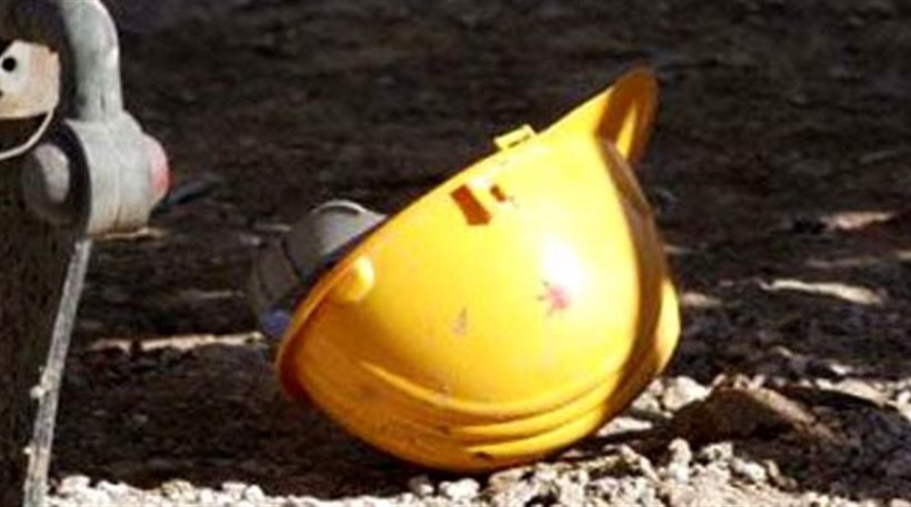 Εργάτης σφήνωσε σε φρεάτιο! - Media