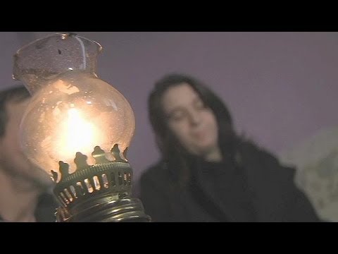 Οικογένειες στο σκοτάδι – Έρευνα του euronews στις γειτονιές της Αθήνας (Video) - Media