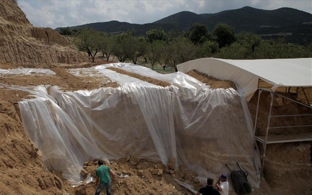 Θωρακίζεται ενάντια στην κακοκαιρία ο τάφος της Αμφίπολης (Photos) - Media