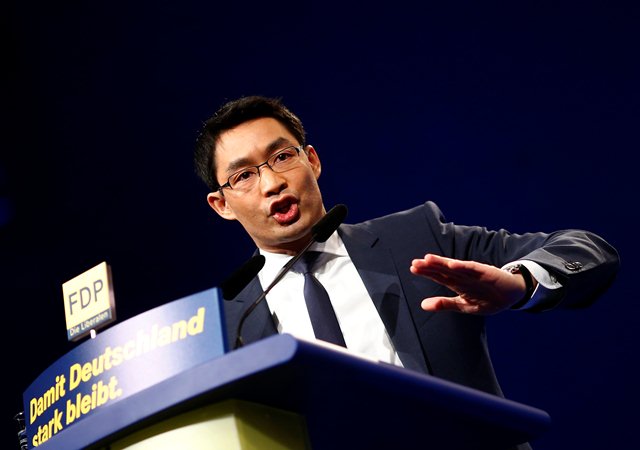 Ρέσλερ κατά Μέρκελ για τις προεκλογικές της υποσχέσεις - Media