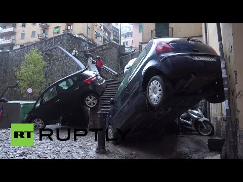Απίστευτες εικόνες στη Γένοβα – Σωρούς από αυτοκίνητα άφησαν πίσω τους οι πλημμύρες (video) - Media
