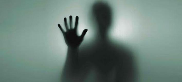 23χρονος με αναπηρία καταγγέλλει ότι τον βίασε 50χρονος σε τουαλέτα καφενείου - Media