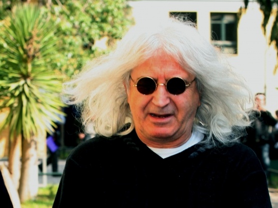 Νίκος Καρβέλας - Media