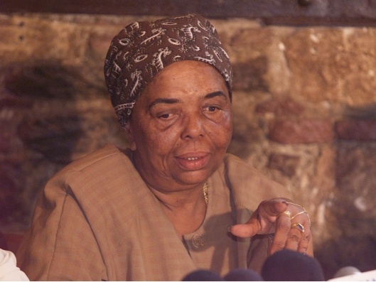 Cesaria Evora - Το πρόσωπο που έγινε σχεδόν Ελληνίδα - Media
