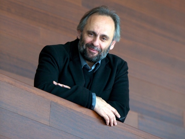 Σωτήρης Χατζάκης: «Φοβάμαι τις σέχτες στη ζωή και στο θέατρο»  - Media