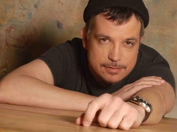Δημήτρης Κομνηνός: «Οι φελλοί επιπλέουν ακόμα» - Media