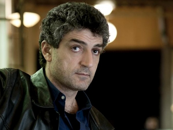 Δημήτρης Ήμελλος: "Η Ελλάδα μοιάζει σαν έφηβος με χωρισμένους γονείς" - Media