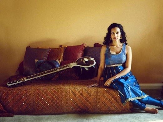 Anoushka Shankar: "Δεν θα σταματήσω ποτέ να είμαι ένας ταξιδιώτης" - Media