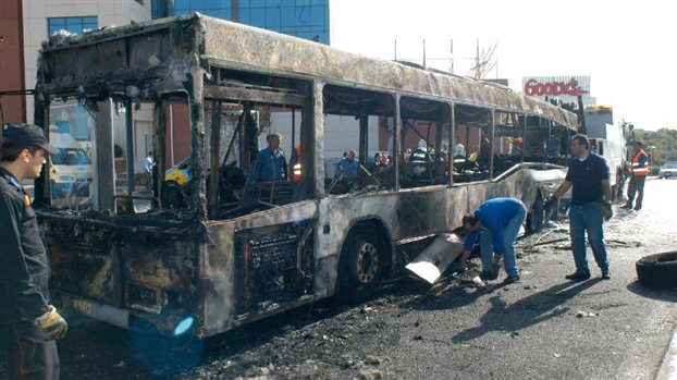 Φωτιά σε λεωφορείο της ΕΘΕΛ - Media