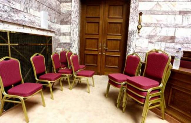 Οι αδικημένοι… «εργαζόμενοι» της Βουλής! - Media