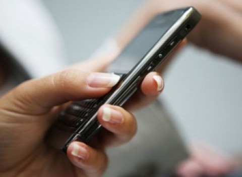 Πάταγο προκαλεί απάτη μέσω SMS - Media