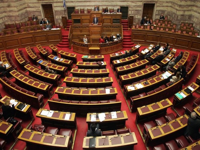 Τη Τρίτη η ψηφοφορία για τη χρηματοδότηση των κομμάτων (Video)
 - Media