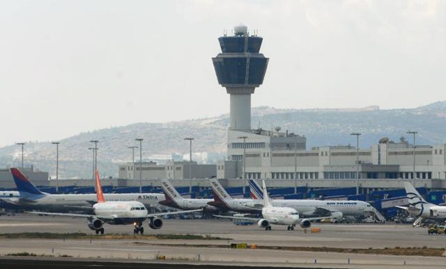 Πρόβλημα στο αεροπλάνο που μετέφερε τον Αλ. Τσίπρα στα Ιωάννινα – Επέστρεψε στην Αθήνα - Media