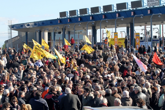 Αθωώθηκαν 30 πολίτες του κινήματος ενάντια στα διόδια - Media