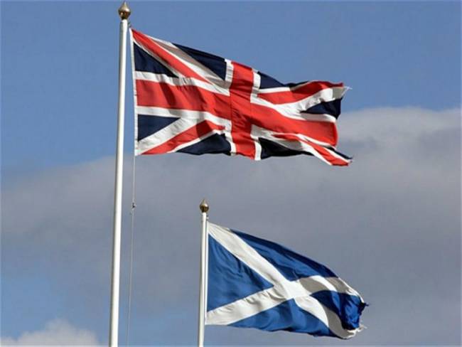 Ενισχύεται το «ναι» στη Σκωτία - Media