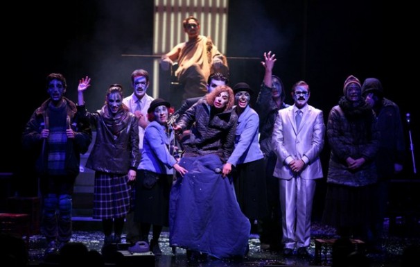 Όποιος διαφωνεί, στο «σφαγείο» - Media